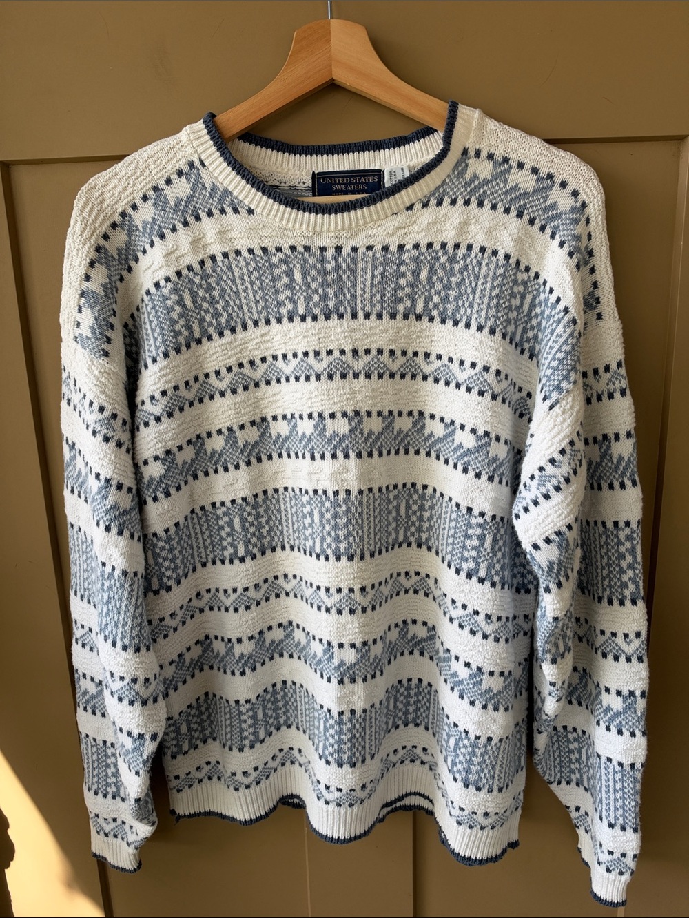 united states sweaters Vintage M White Blue Patterned Crewneck Sweater 3D